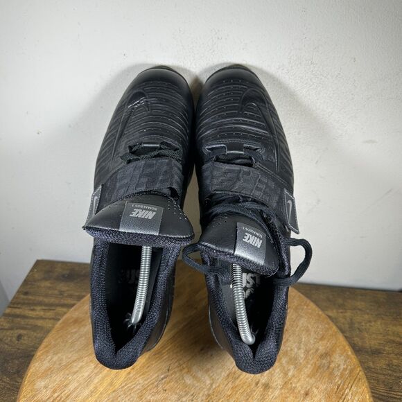 Athletic_Shoes